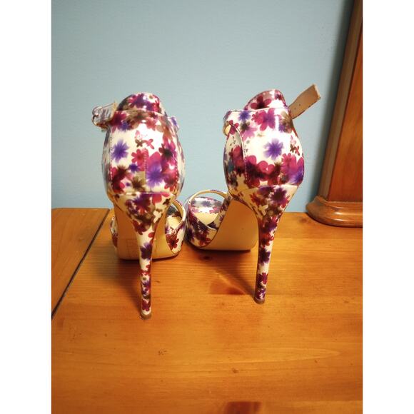 Madison by Shoedazzle Ladies size 6 Floral High Heels Florence - Picture 4 of 7